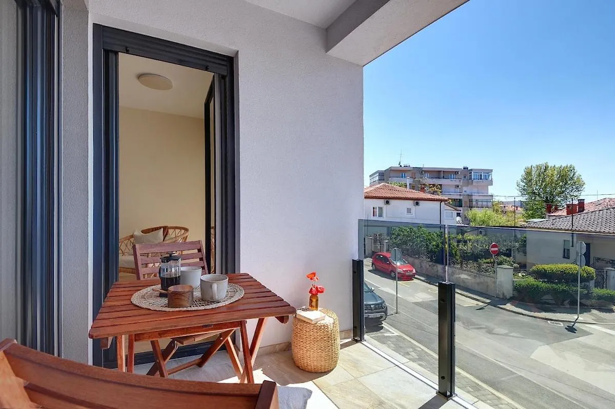 פולה Splendeur - Modern Apartment With Private Parking