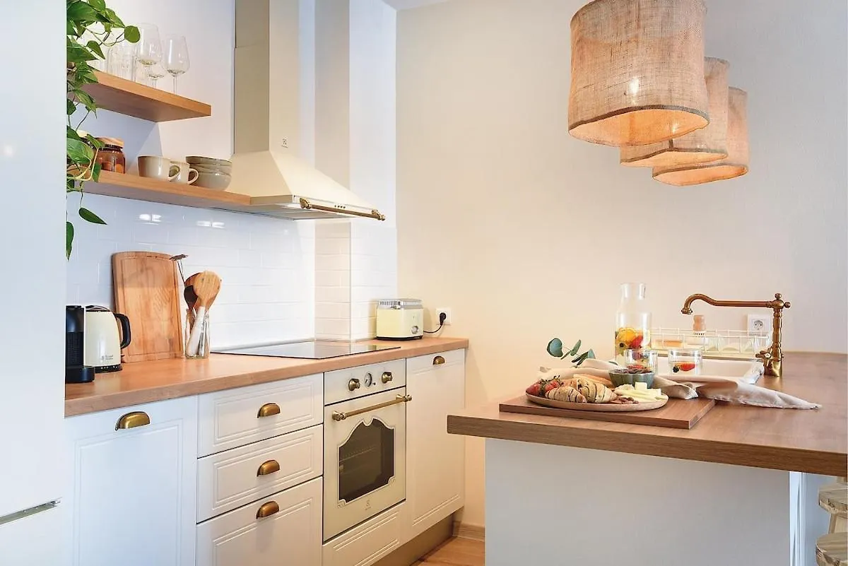 פולה Splendeur - Modern Apartment With Private Parking