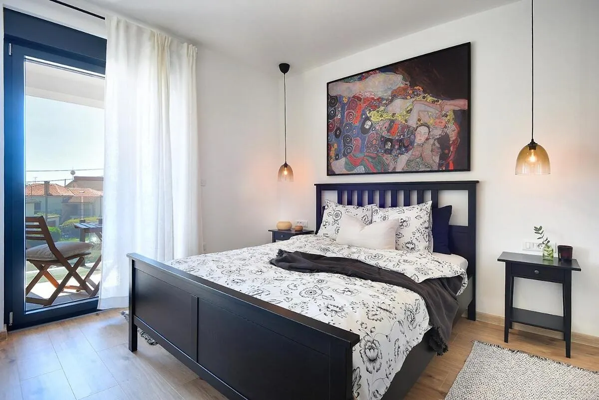פולה Splendeur - Modern Apartment With Private Parking